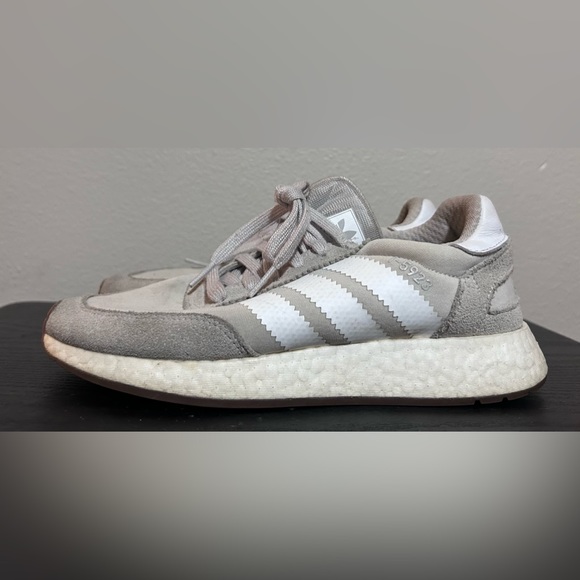 Used Men’s Adidas shoes - cream/ grey- size 7 - Picture 5 of 12